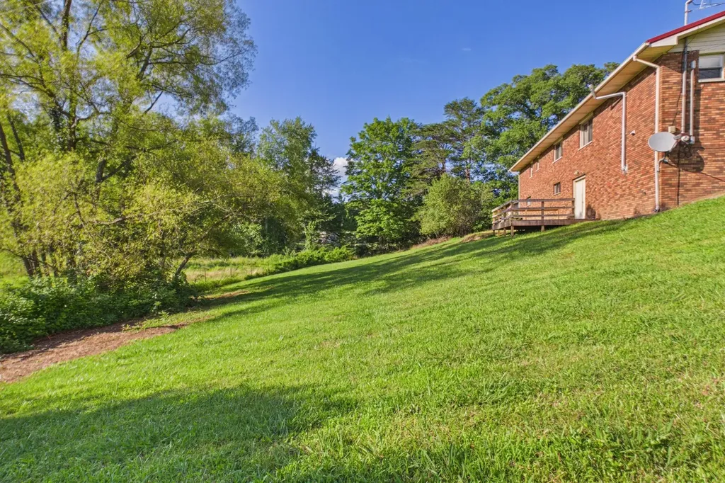 1371 Prewitt Bend Road Williamsburg KY 40769