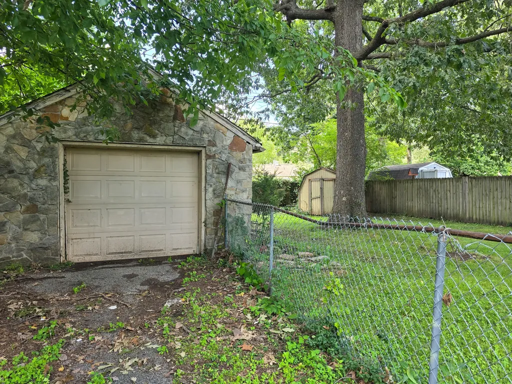 2613 Monroe Street Paducah KY 42001