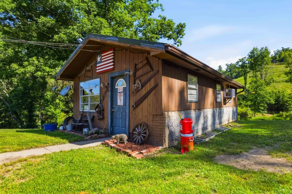 4664 Maple Creek Road Williamsburg KY 40769