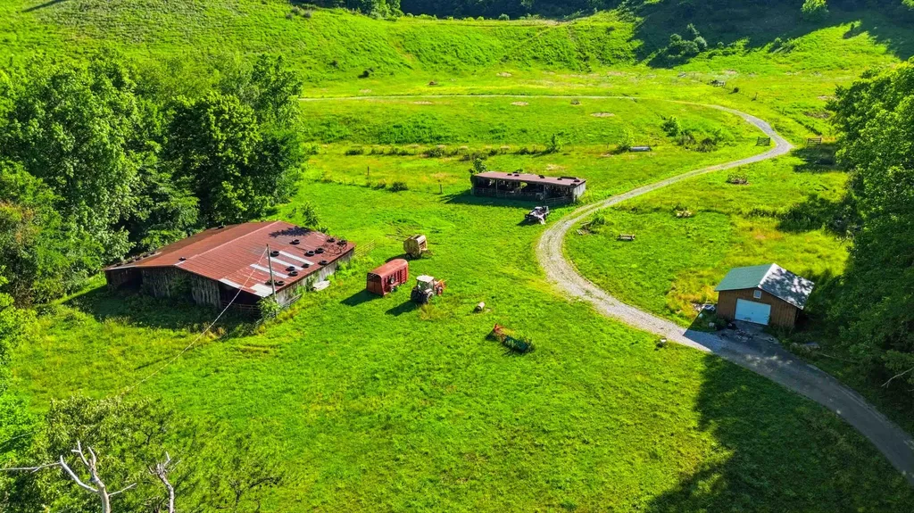 4664 Maple Creek Road Williamsburg KY 40769