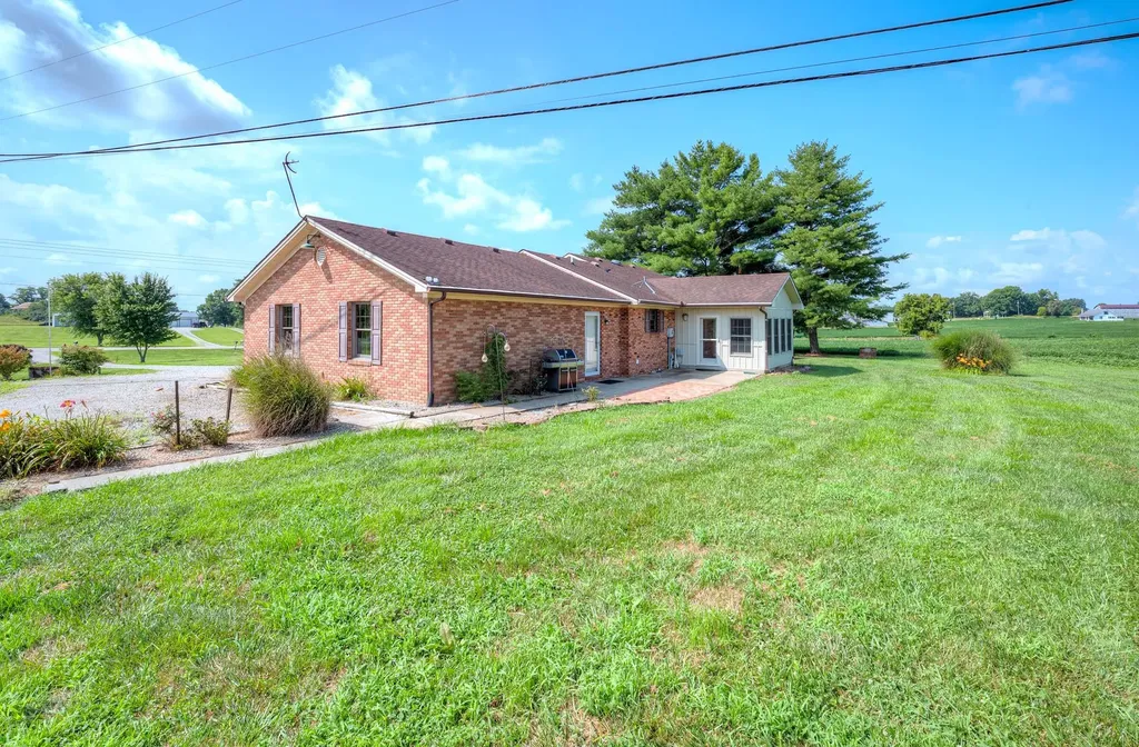 1940 Sharkey Road Morehead KY 40351