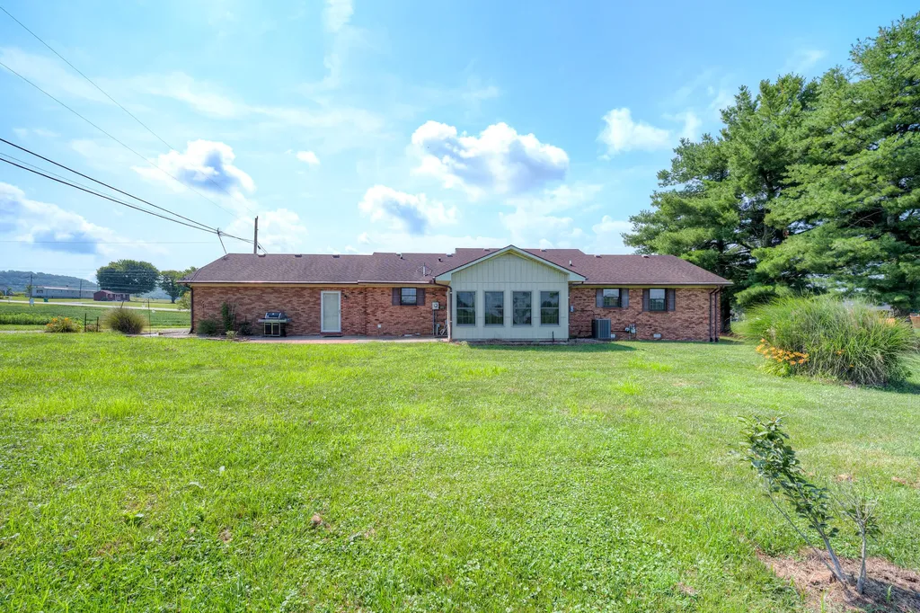 1940 Sharkey Road Morehead KY 40351