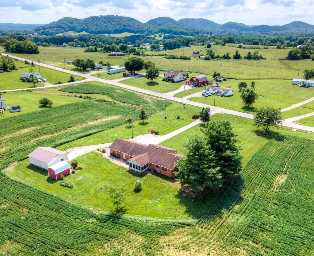 1940 Sharkey Road Morehead KY 40351