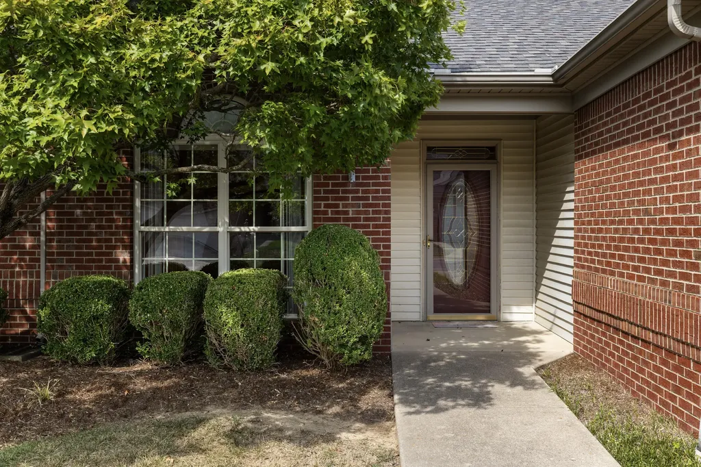 1309 Bent Willow Lane Louisville KY 40214