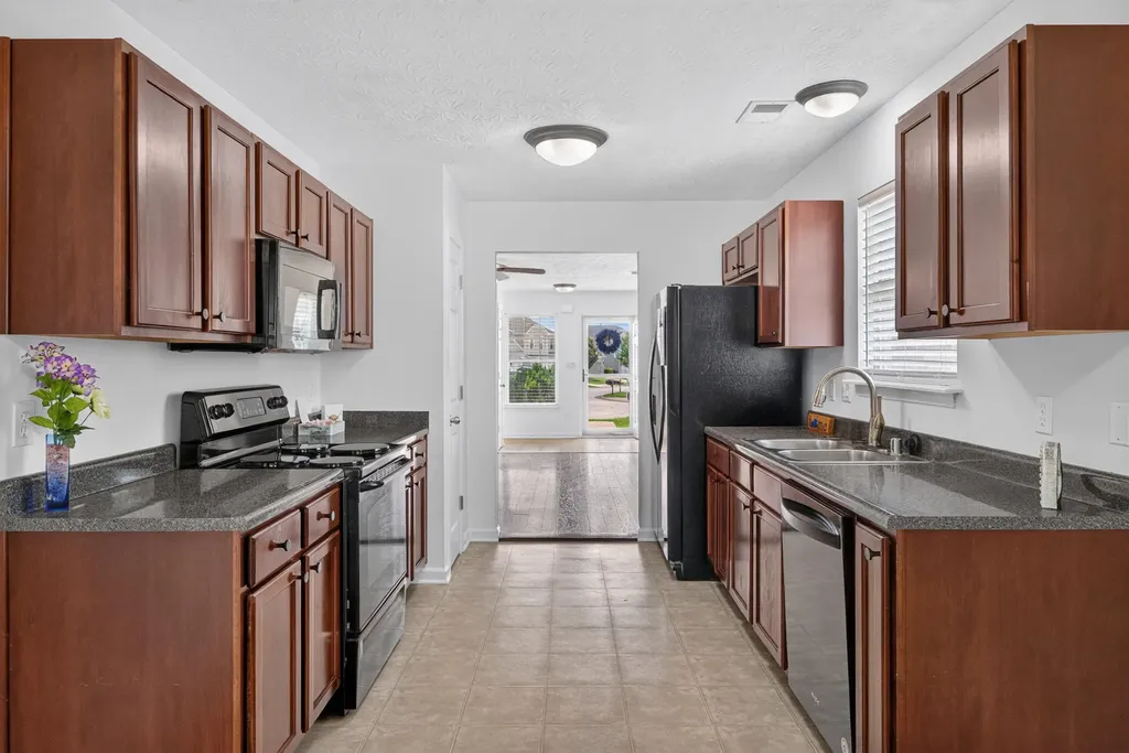 1329 Harrington Court Lexington KY 40511