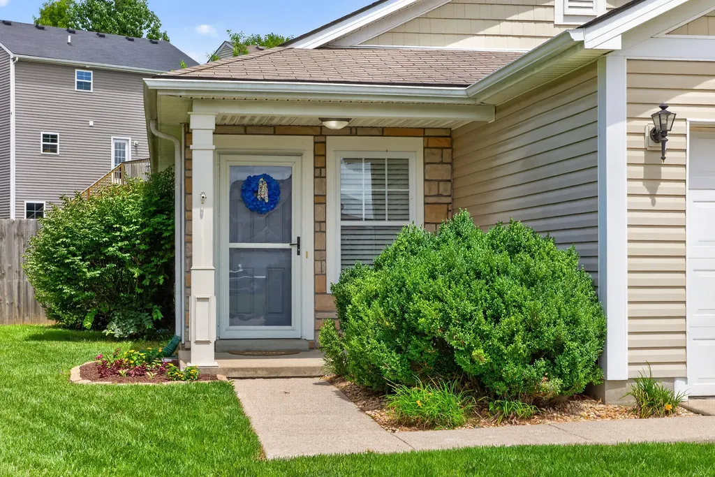 1329 Harrington Court Lexington KY 40511