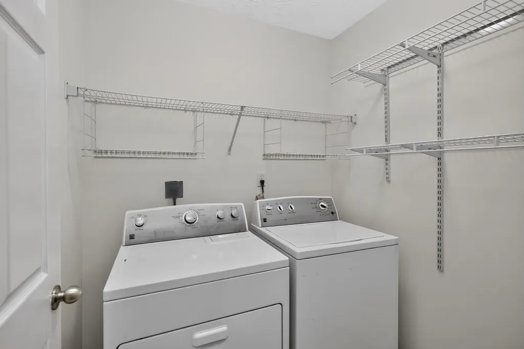 1329 Harrington Court Lexington KY 40511
