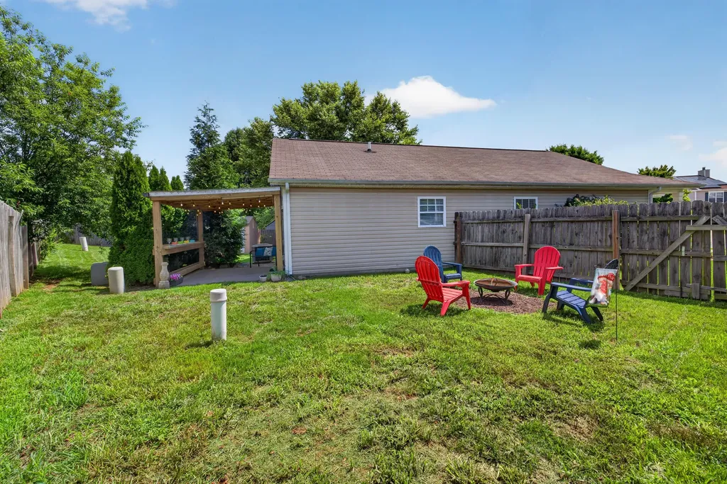 1329 Harrington Court Lexington KY 40511