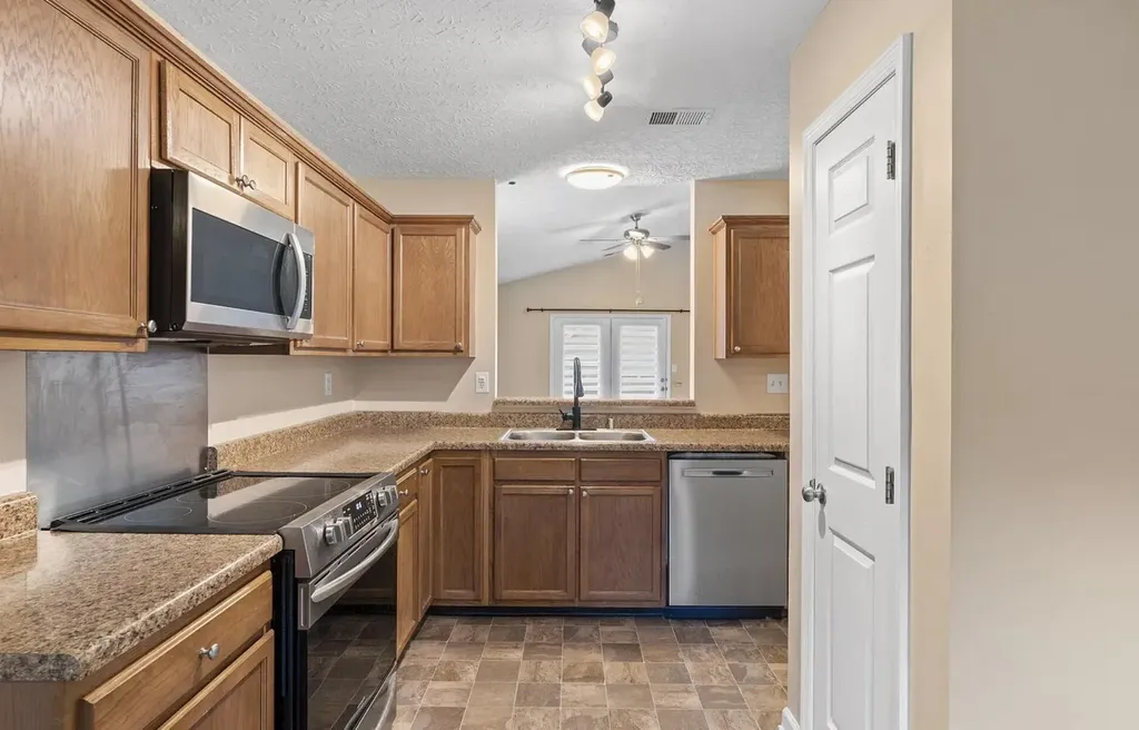 141 Clover Valley Drive Lexington KY 40511