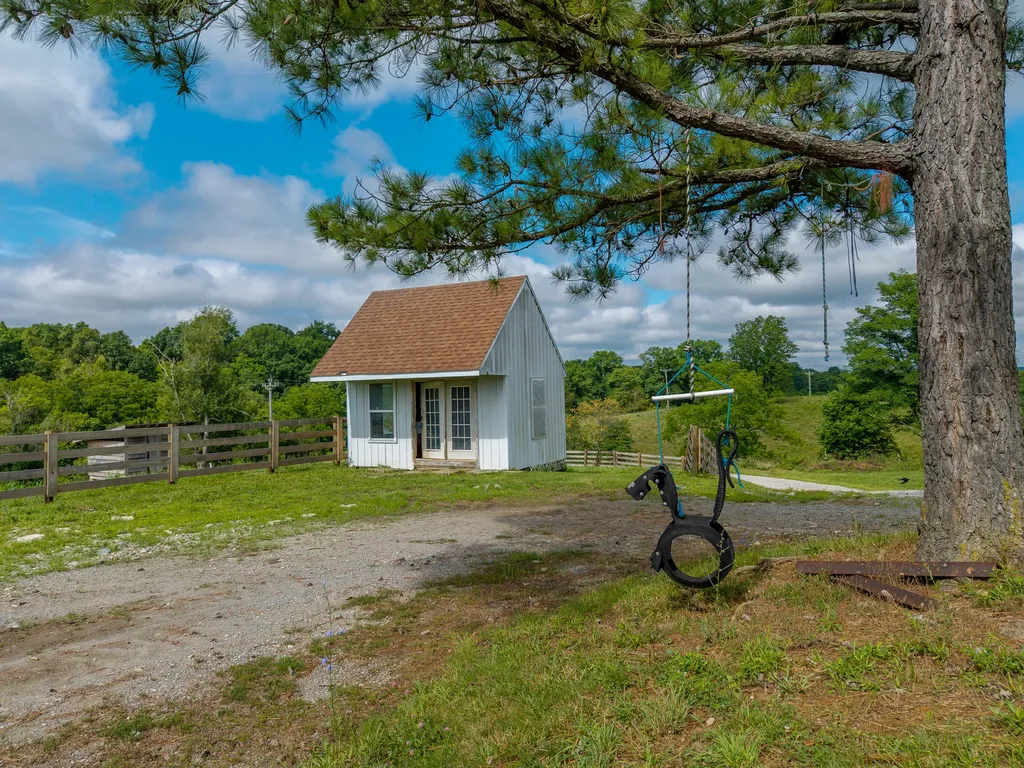 925 Sunset-locust Road Hillsboro KY 41049