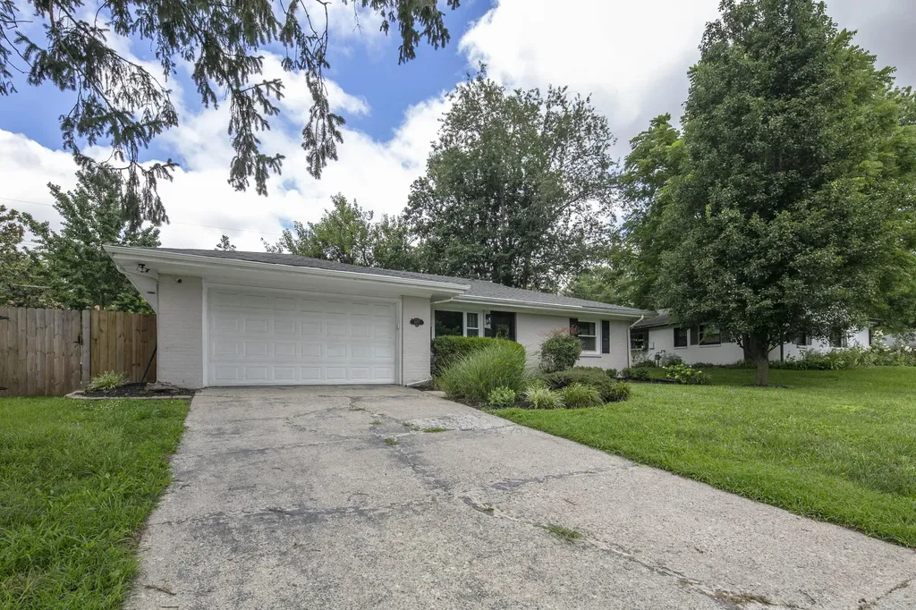 3475 Greentree Road Lexington KY 40517