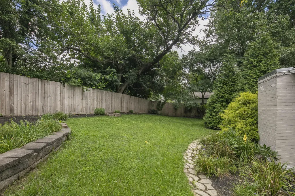 3475 Greentree Road Lexington KY 40517