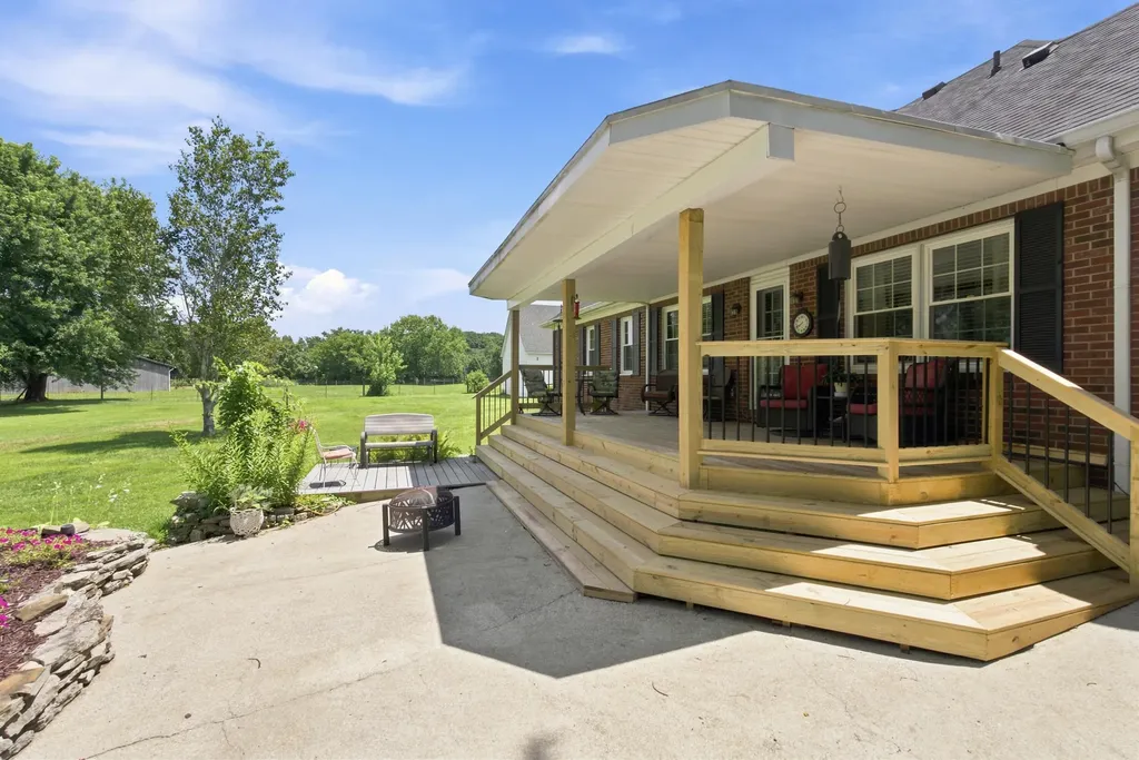 7370 Cartersville Road Berea KY 40403
