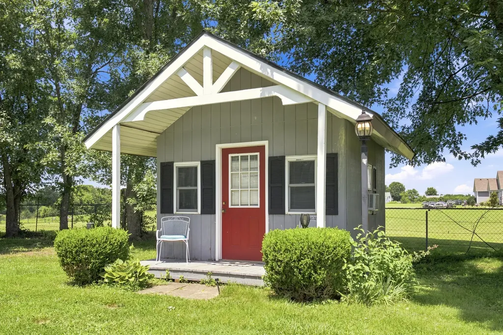 7370 Cartersville Road Berea KY 40403