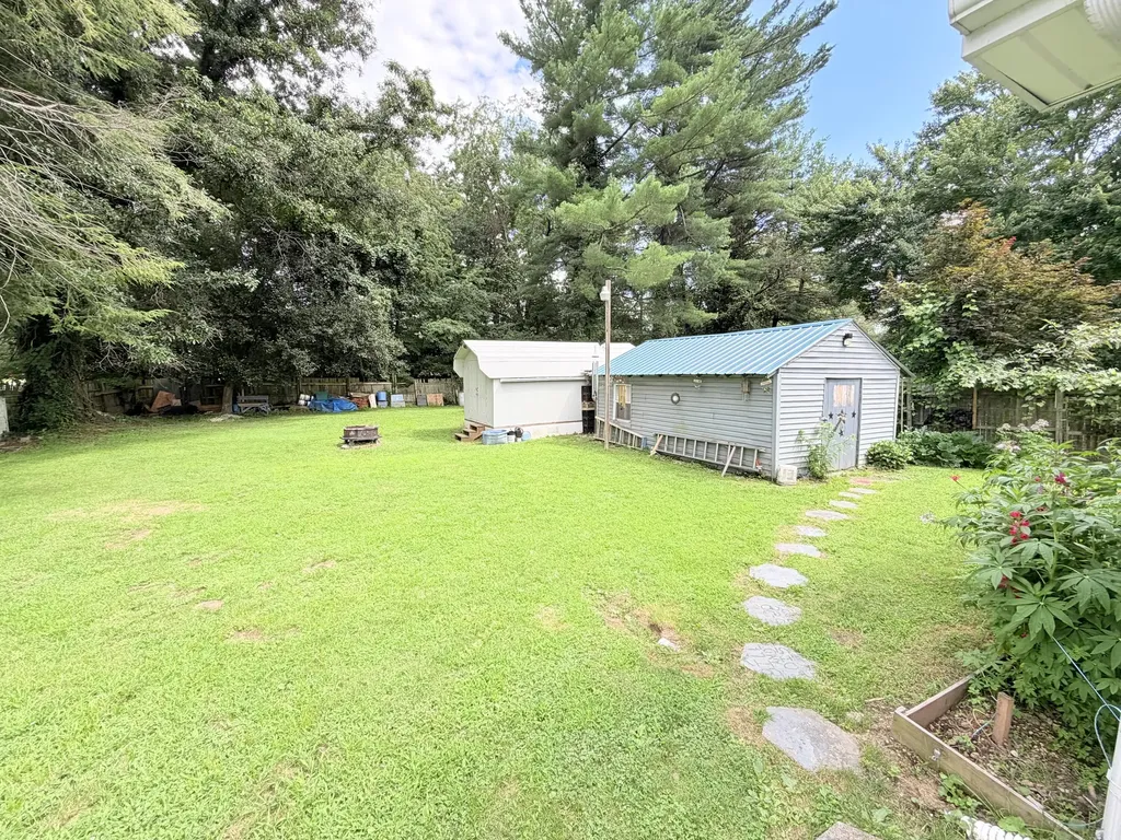 110 Dinsmore Street Berea KY 40403