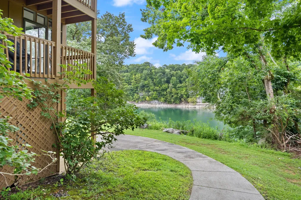 88-3 Woodson Bend Resort Bronston KY 42518