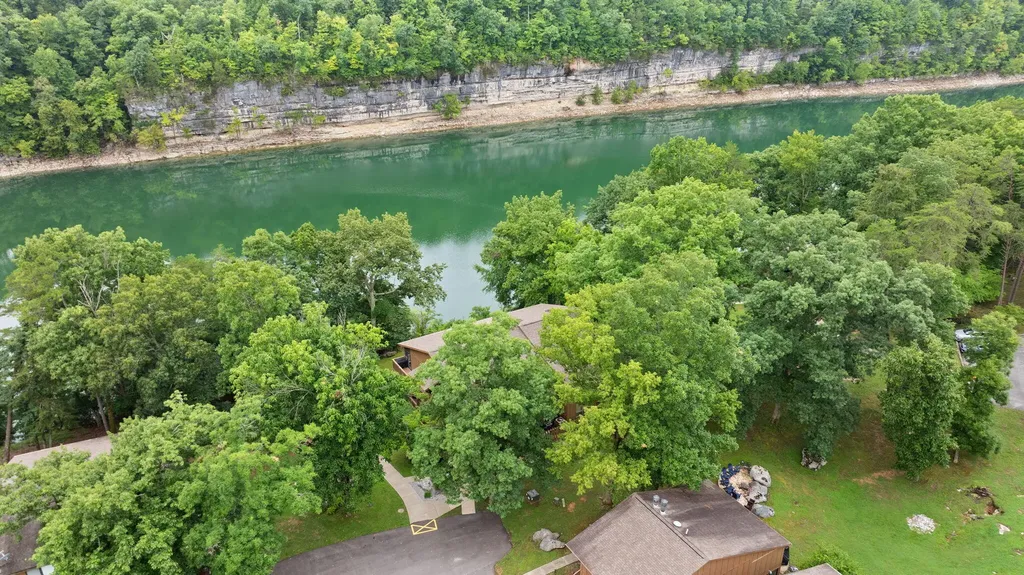 88-3 Woodson Bend Resort Bronston KY 42518