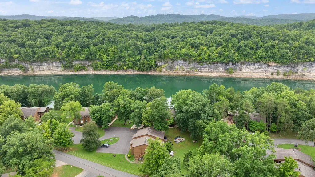 88-3 Woodson Bend Resort Bronston KY 42518