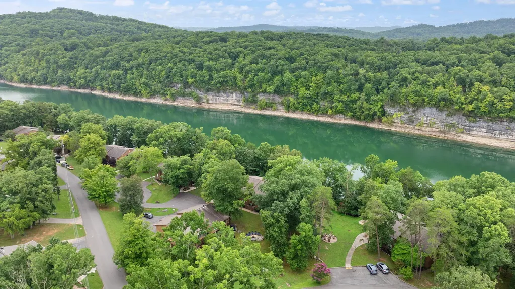 88-3 Woodson Bend Resort Bronston KY 42518