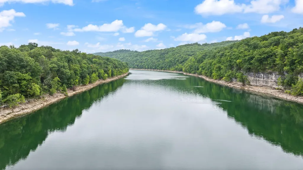 88-3 Woodson Bend Resort Bronston KY 42518