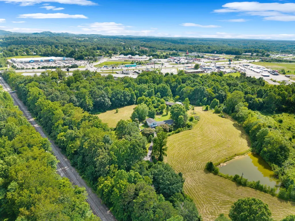 2792 N Highway 1223 Corbin KY 40701