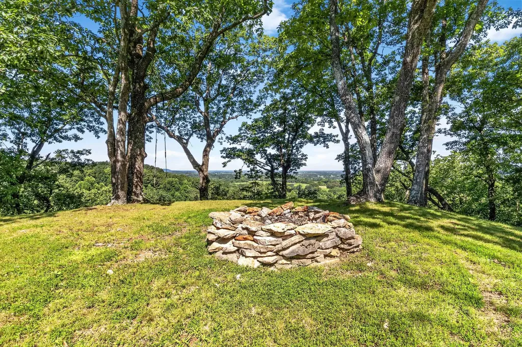 164 Hogue Hollow Junction City KY 40440