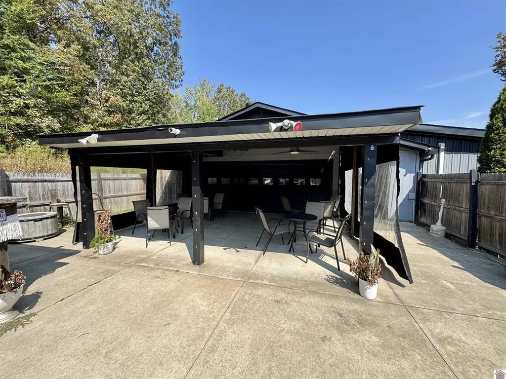 11728 E U.s. Highway 68 Benton KY 42025