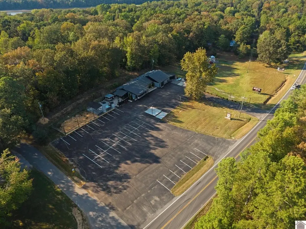 11728 E U.s. Highway 68 Benton KY 42025