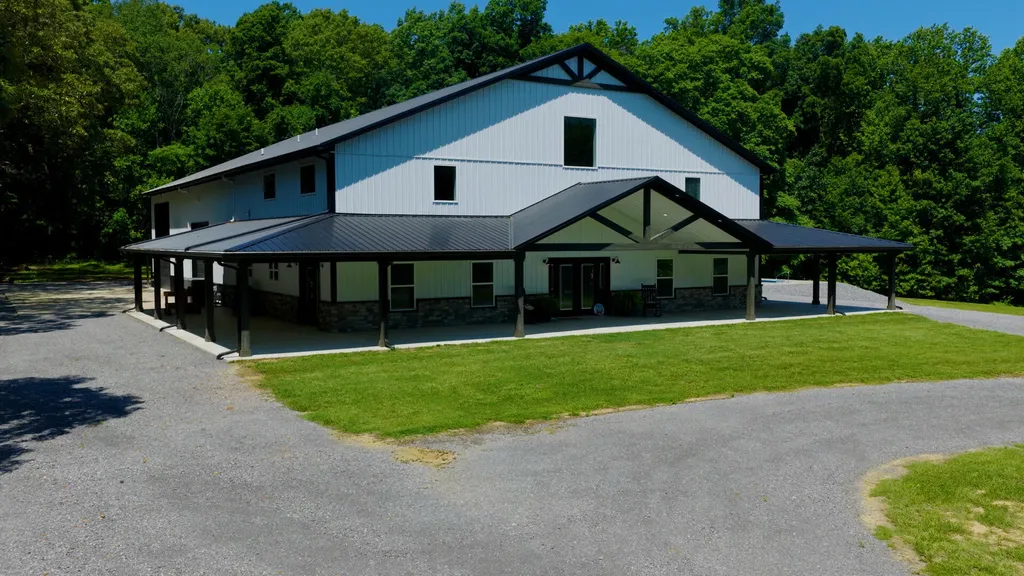 5279 E State Line Road Hazel KY 42049