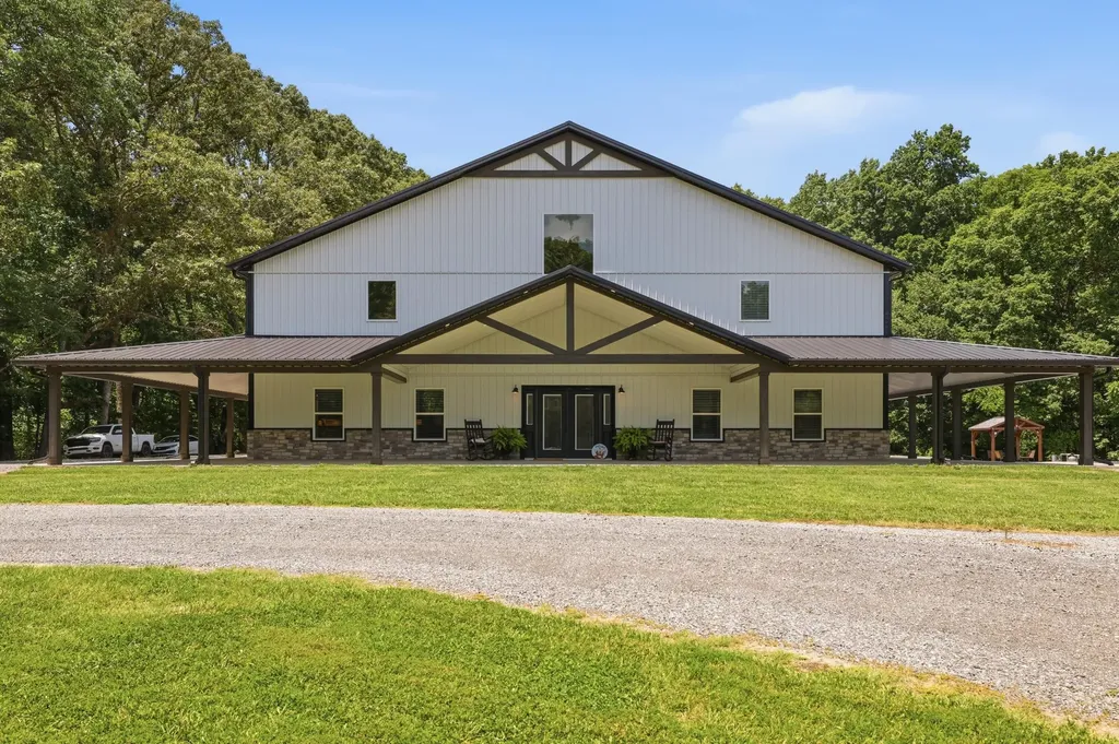 5279 E State Line Road Hazel KY 42049