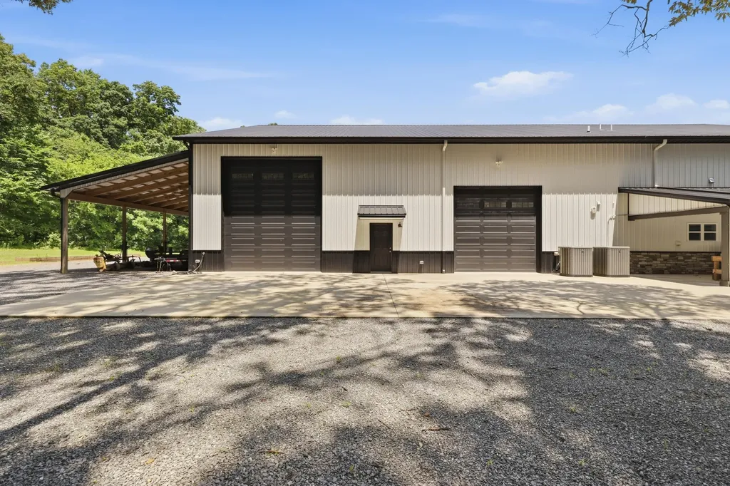 5279 E State Line Road Hazel KY 42049