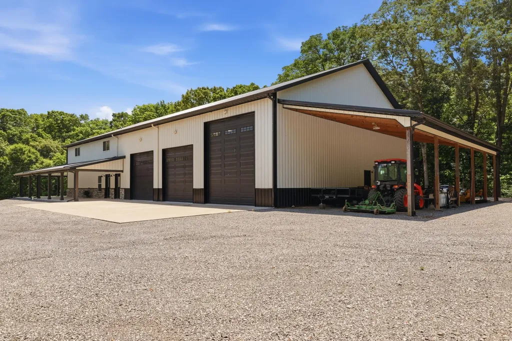 5279 E State Line Road Hazel KY 42049