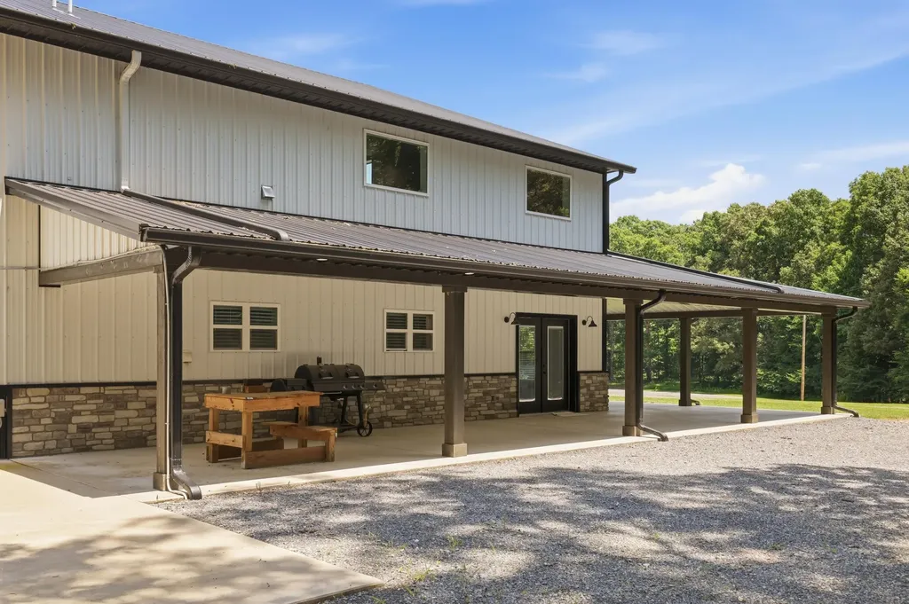 5279 E State Line Road Hazel KY 42049