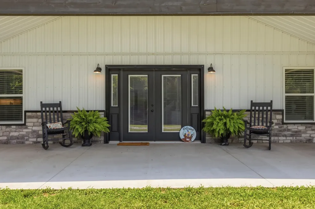 5279 E State Line Road Hazel KY 42049