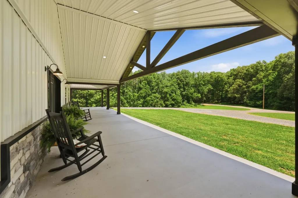5279 E State Line Road Hazel KY 42049