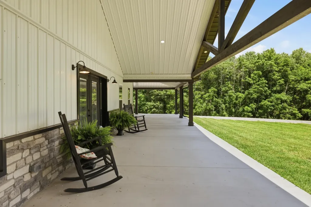 5279 E State Line Road Hazel KY 42049