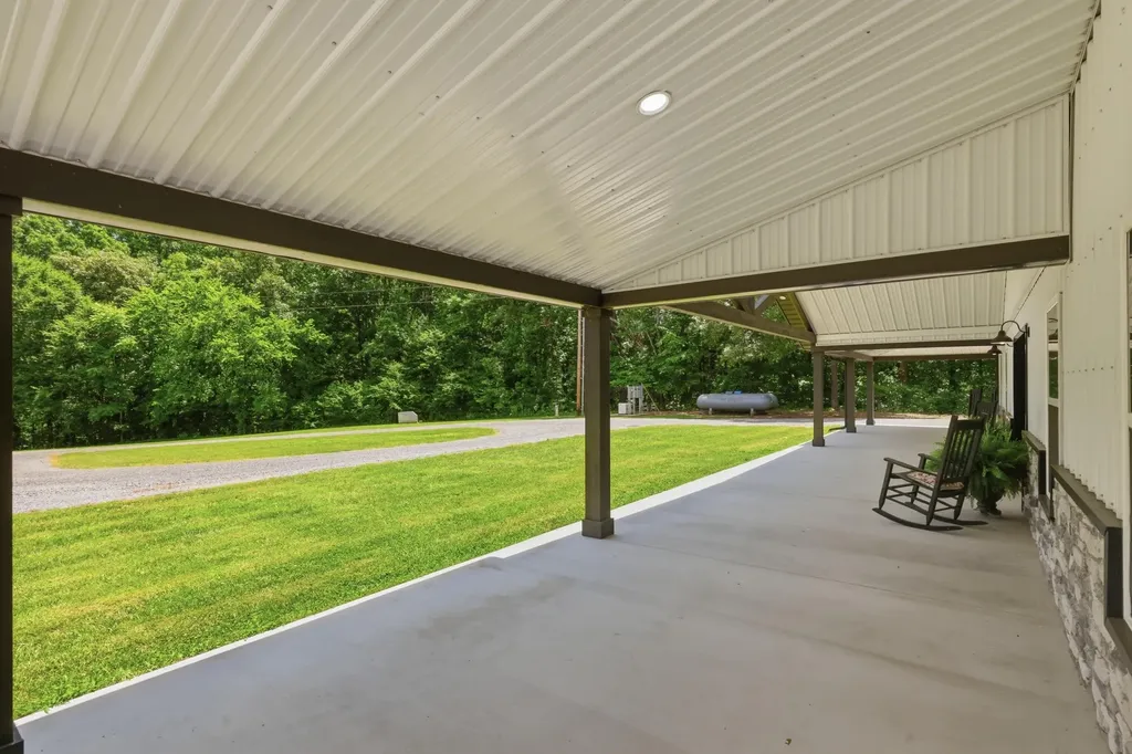 5279 E State Line Road Hazel KY 42049