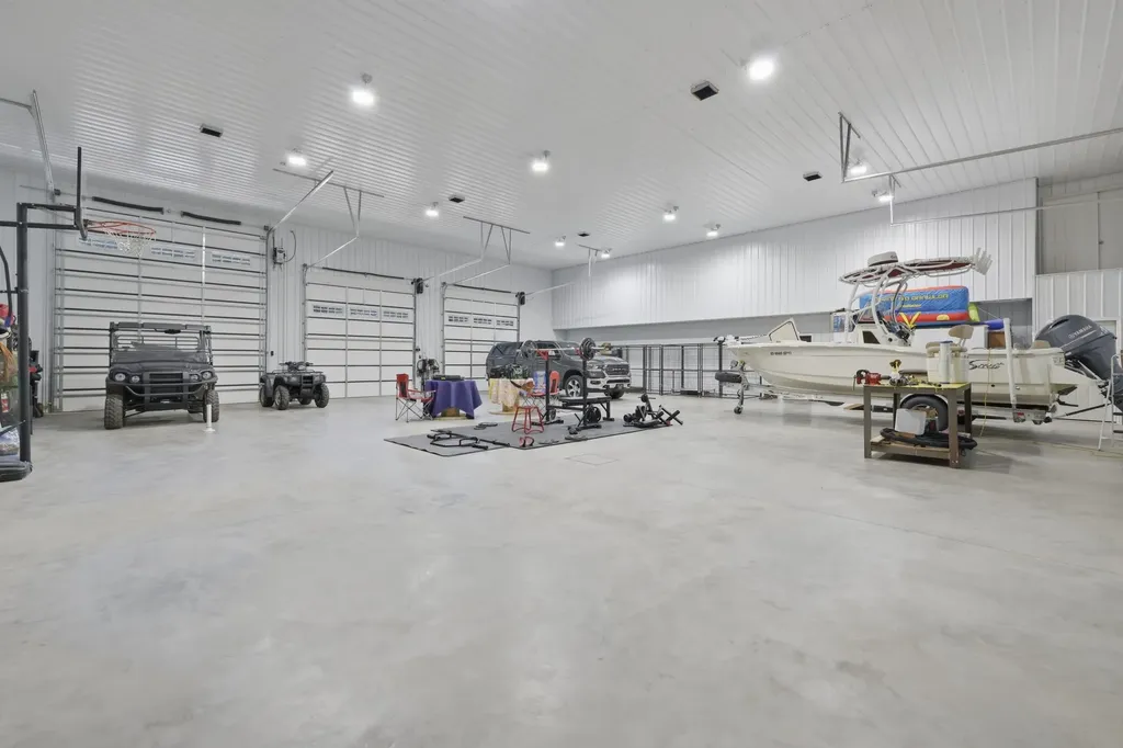 5279 E State Line Road Hazel KY 42049