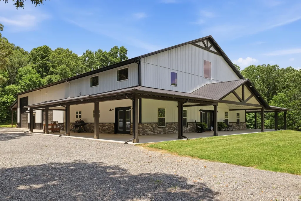 5279 E State Line Road Hazel KY 42049