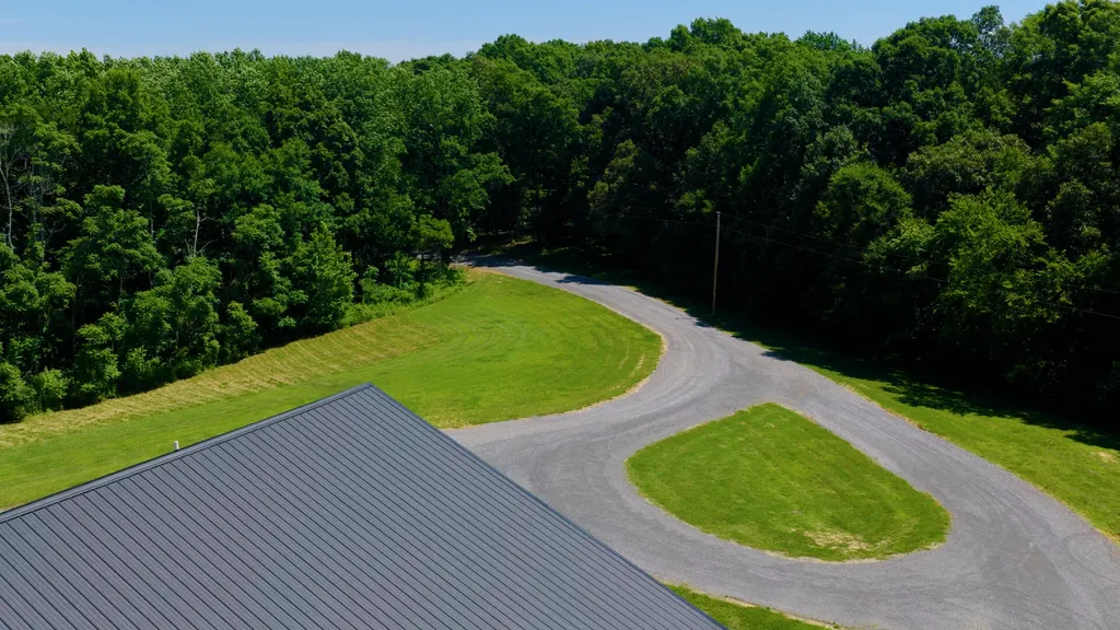 5279 E State Line Road Hazel KY 42049