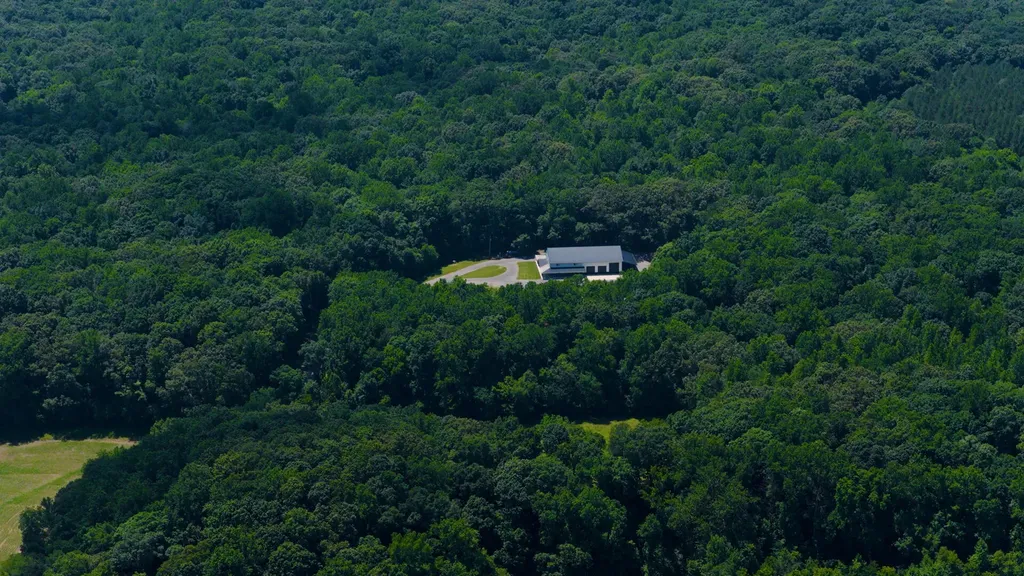 5279 E State Line Road Hazel KY 42049