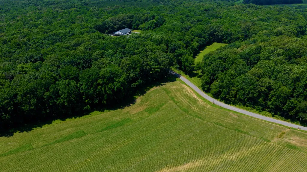 5279 E State Line Road Hazel KY 42049