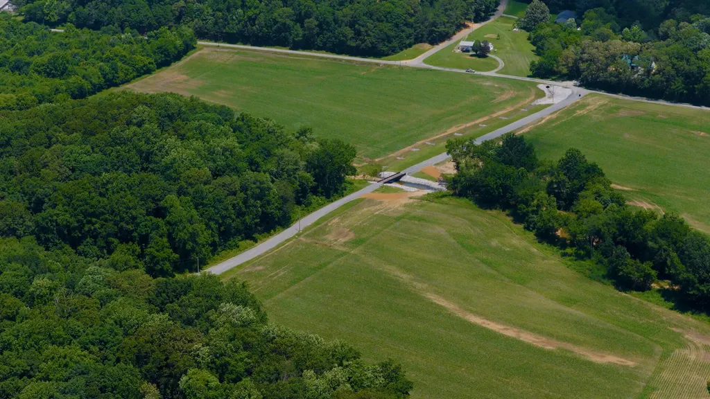 5279 E State Line Road Hazel KY 42049