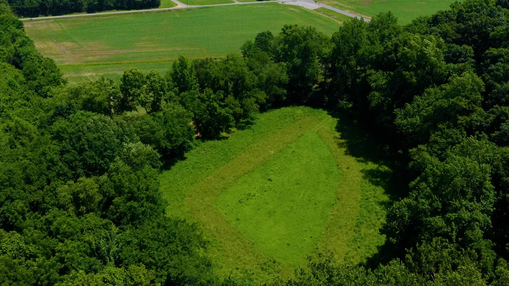 5279 E State Line Road Hazel KY 42049
