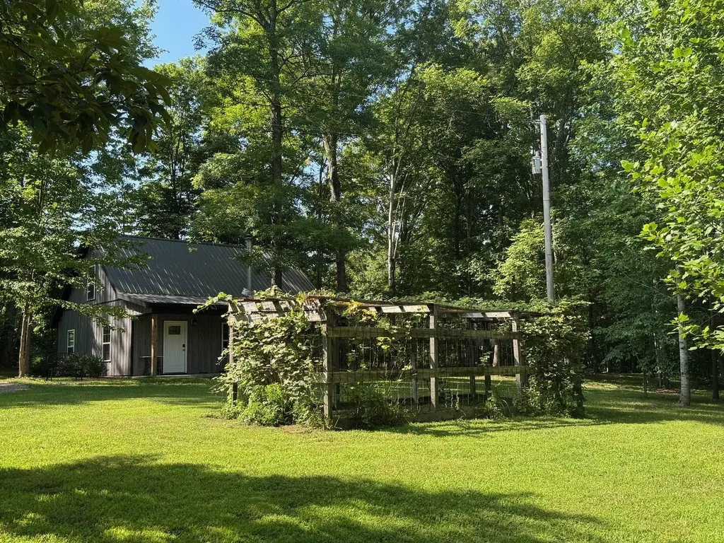 376 Shugars Hill Road Liberty KY 42539