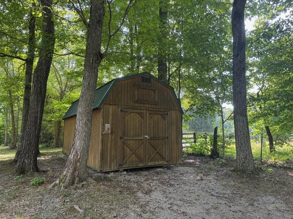 376 Shugars Hill Road Liberty KY 42539
