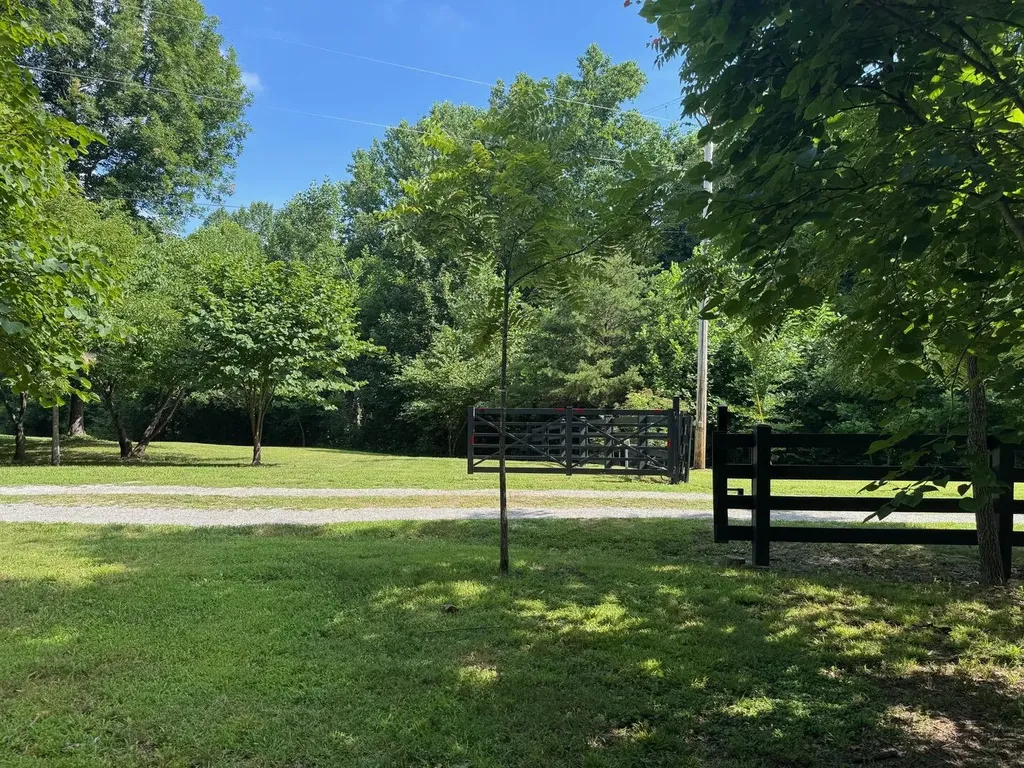 376 Shugars Hill Road Liberty KY 42539