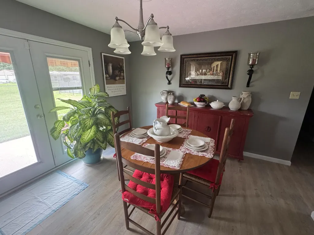 755 Barnesburg Road Somerset KY 42503