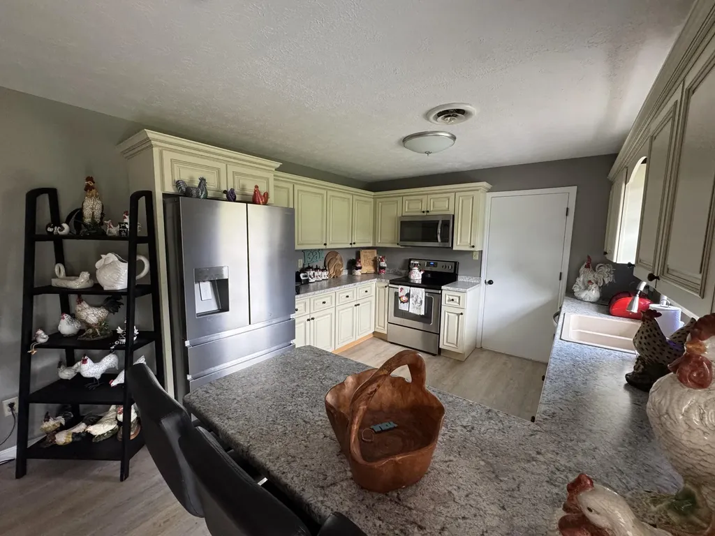 755 Barnesburg Road Somerset KY 42503
