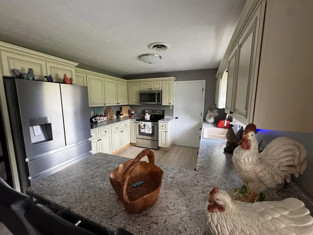 755 Barnesburg Road Somerset KY 42503